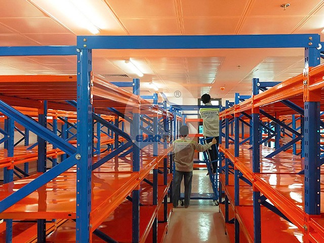 4-tier medium duty rack for warehouse storage