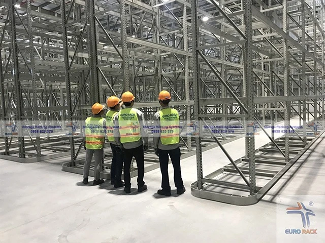 Eurorack thi công hệ thống kệ kho VNA xi mạ kẽm cho khách hàng